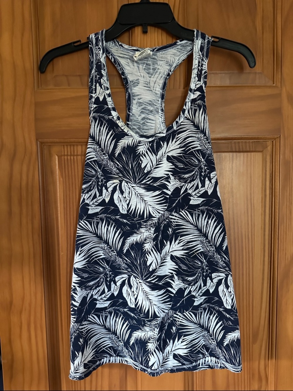 PINK Victoria's Secret Navy and White Palm-Print Racerback Tank